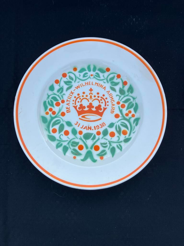 Geboortebord Prinses Beatrix 1938 - Petrus Regout Maastricht, Verzamelen, Koninklijk Huis en Royalty, Ophalen of Verzenden, Zo goed als nieuw