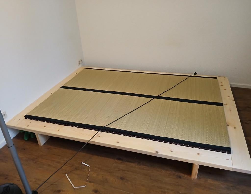 Futon bed frame 140cm, Huis en Inrichting, Slaapkamer | Bedden, Ophalen