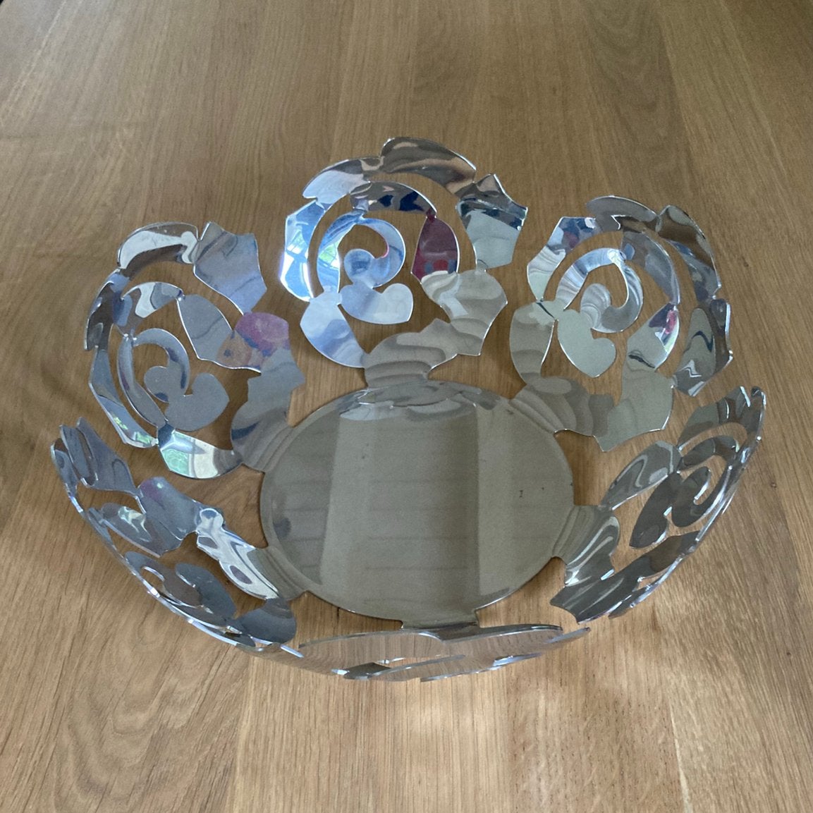 Alessi fruitschaal, Ophalen