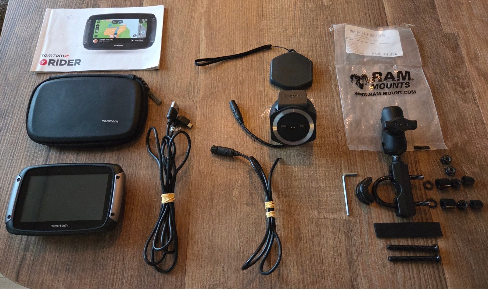 Nette Complete Tom Tom Rider 500/550 +Dock+Ram Mount +Stroom, Motoren, Accessoires | Navigatiesystemen, Zo goed als nieuw, Ophalen of Verzenden