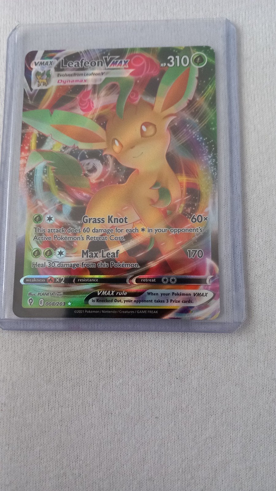 Leafeon VMAX Pokémon kaart - Geen schade, Ophalen of Verzenden, Zo goed als nieuw, Losse kaart