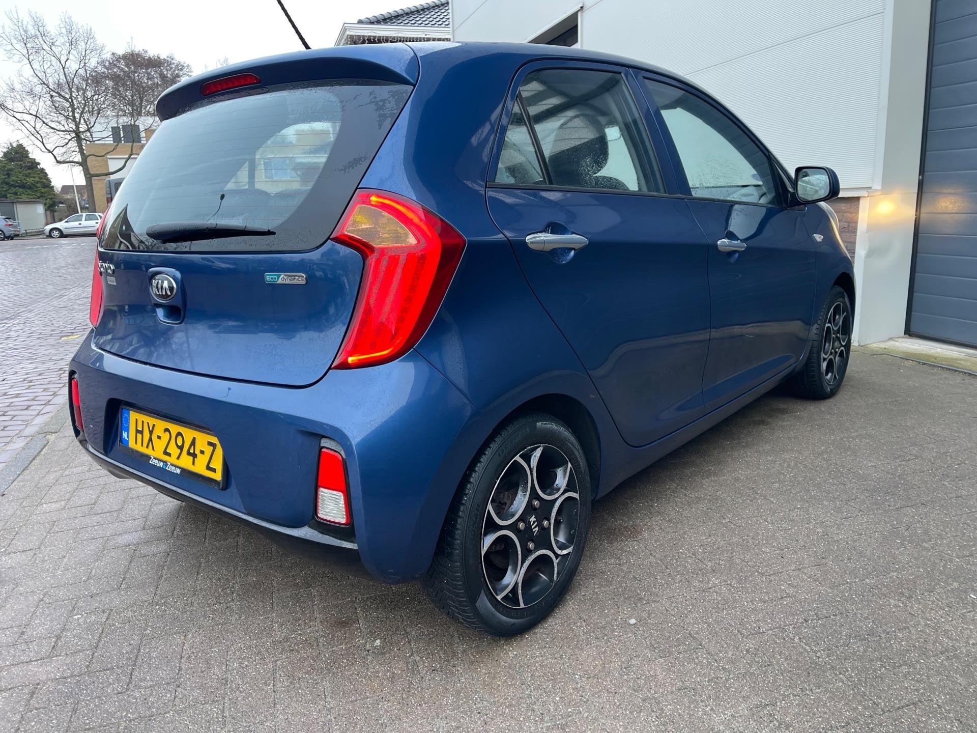 Kia Picanto 1.0 CVVT DynamicLine/Cruise-c/Climate-c/Dealer-o, Auto's, Voorwielaandrijving, Euro 5, Gebruikt, Blauw