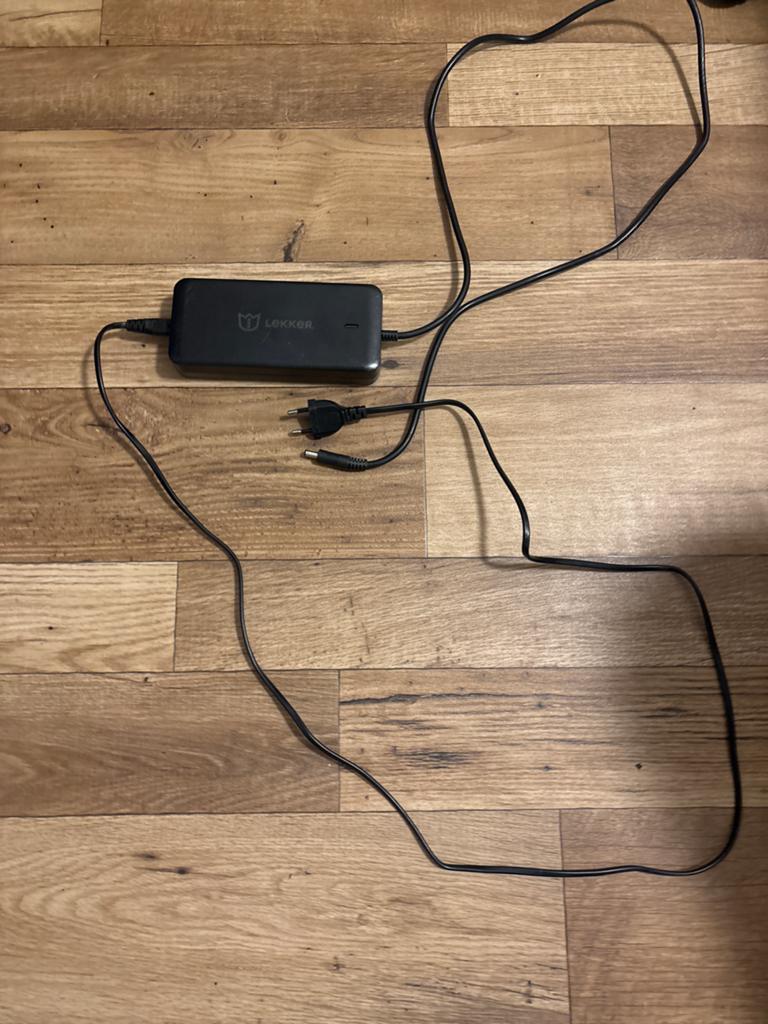 Oplader Lekker  E-bike, Ophalen of Verzenden, Zo goed als nieuw
