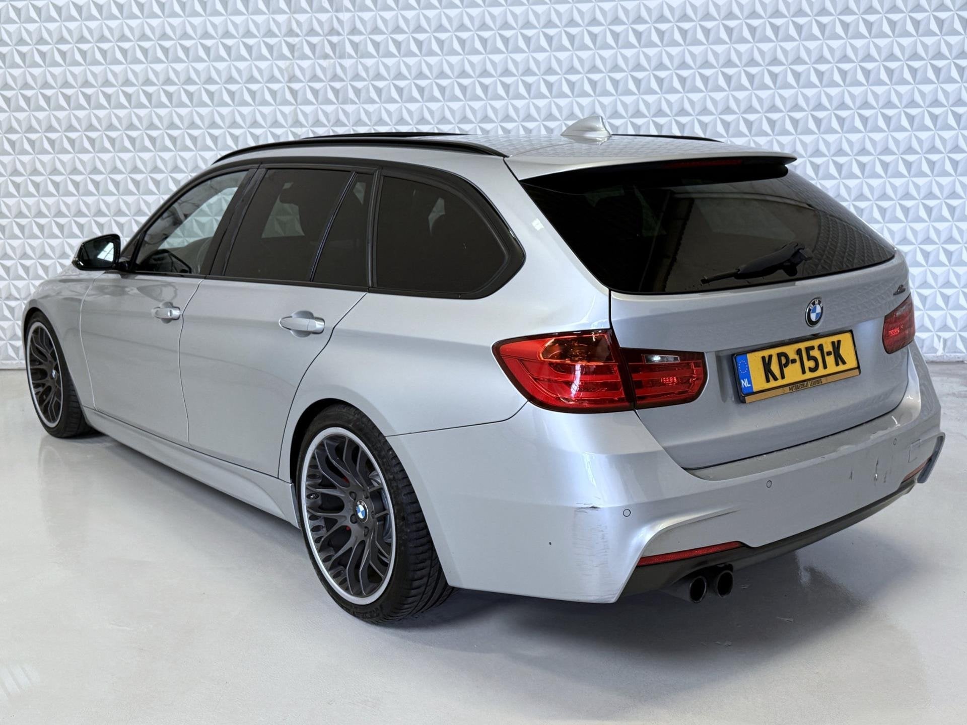 BMW 3-serie Touring 335d xDrive High Executive M-PAKKET / EX, Auto's, BMW, Automaat, Leder, Diesel, Vierwielaandrijving