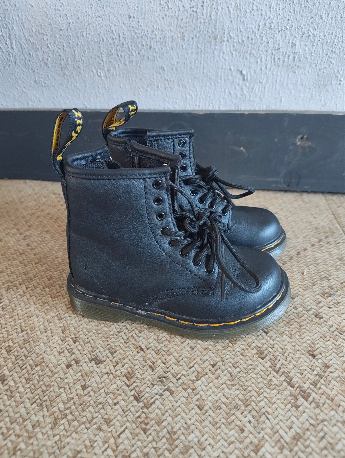 Dr. Martens maat 22, Kinderen en Baby's, Kinderkleding | Schoenen en Sokken, Dr. Martens, Gebruikt, Jongen of Meisje, Ophalen of Verzenden