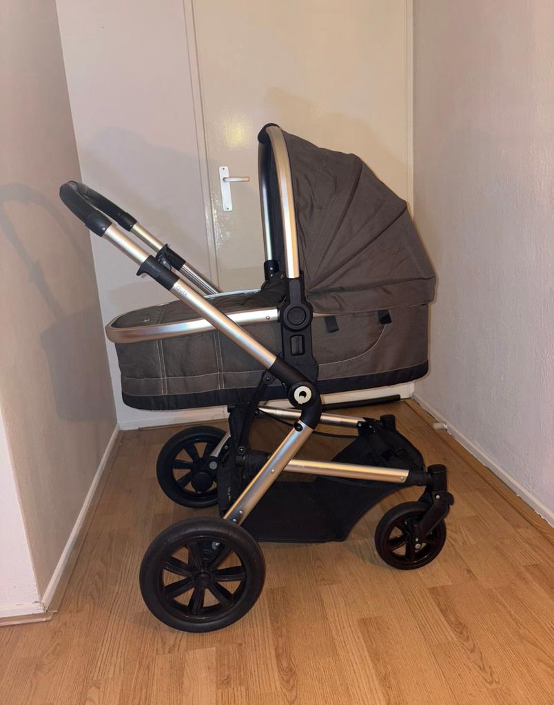 Kinderwagen in nette staat! (Merk Qute), Ophalen, Zo goed als nieuw, Overige merken