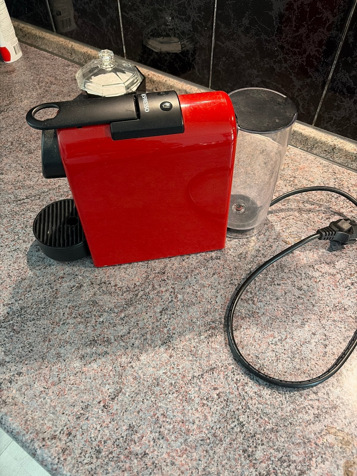 Nespresso Essenza Mini Rood - Compact en Stijlvol, Witgoed en Apparatuur, Johanvr@ live.nl, Espresso apparaat, 2611wr, Zo goed als nieuw