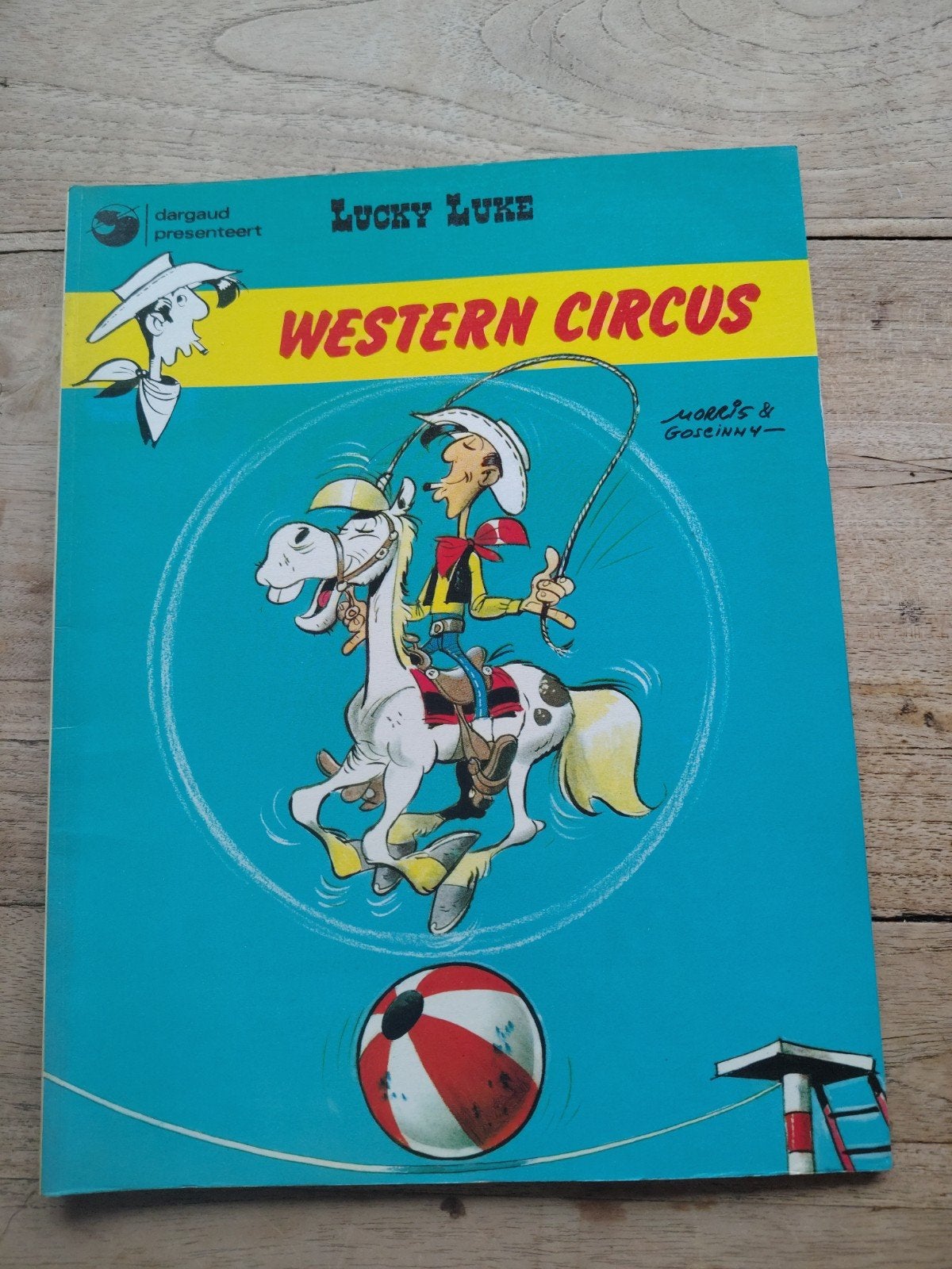 Lucky Luke - Western Circus (Morris & Goscinny), Gelezen, Eén stripboek, Ophalen of Verzenden, Morris & Goscinny