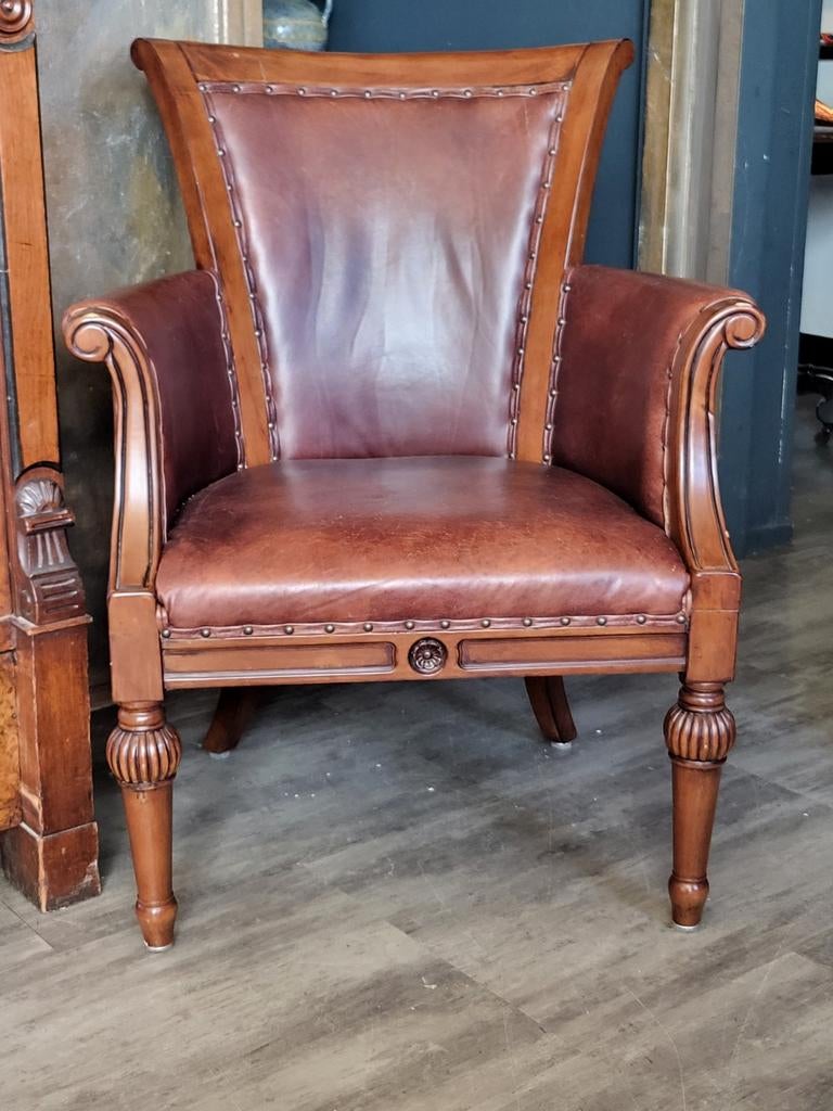Victoriaanse fauteuil, notenhout, schapen leer siernagels, Gebruikt, Victoriaans, Minder dan 75 cm, Ophalen of Verzenden