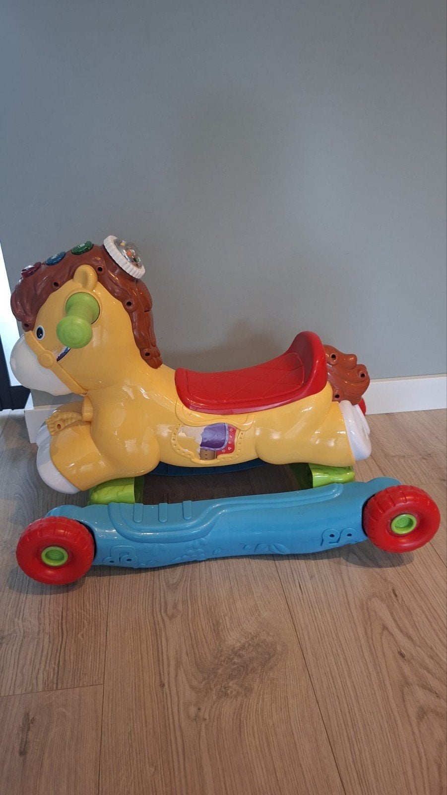 Vtech hobbelpaard

Leuk hobbelpaard, de wielen zijn om te d, Ophalen, Zo goed als nieuw