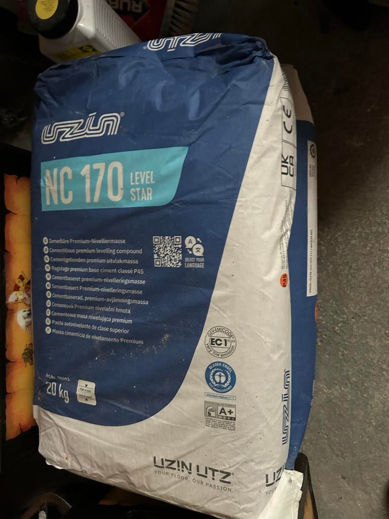 2 stuks Uzin NC 170 Level Star egaline 20 kg, Overige materialen, Overige typen, Nieuw, Minder dan 50 cm