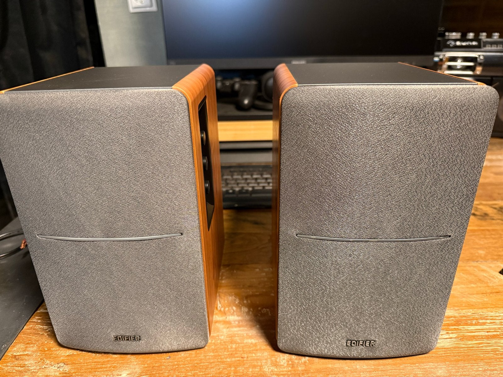 Edifier R1280T actieve boekenplank speakers met afstandsbedi