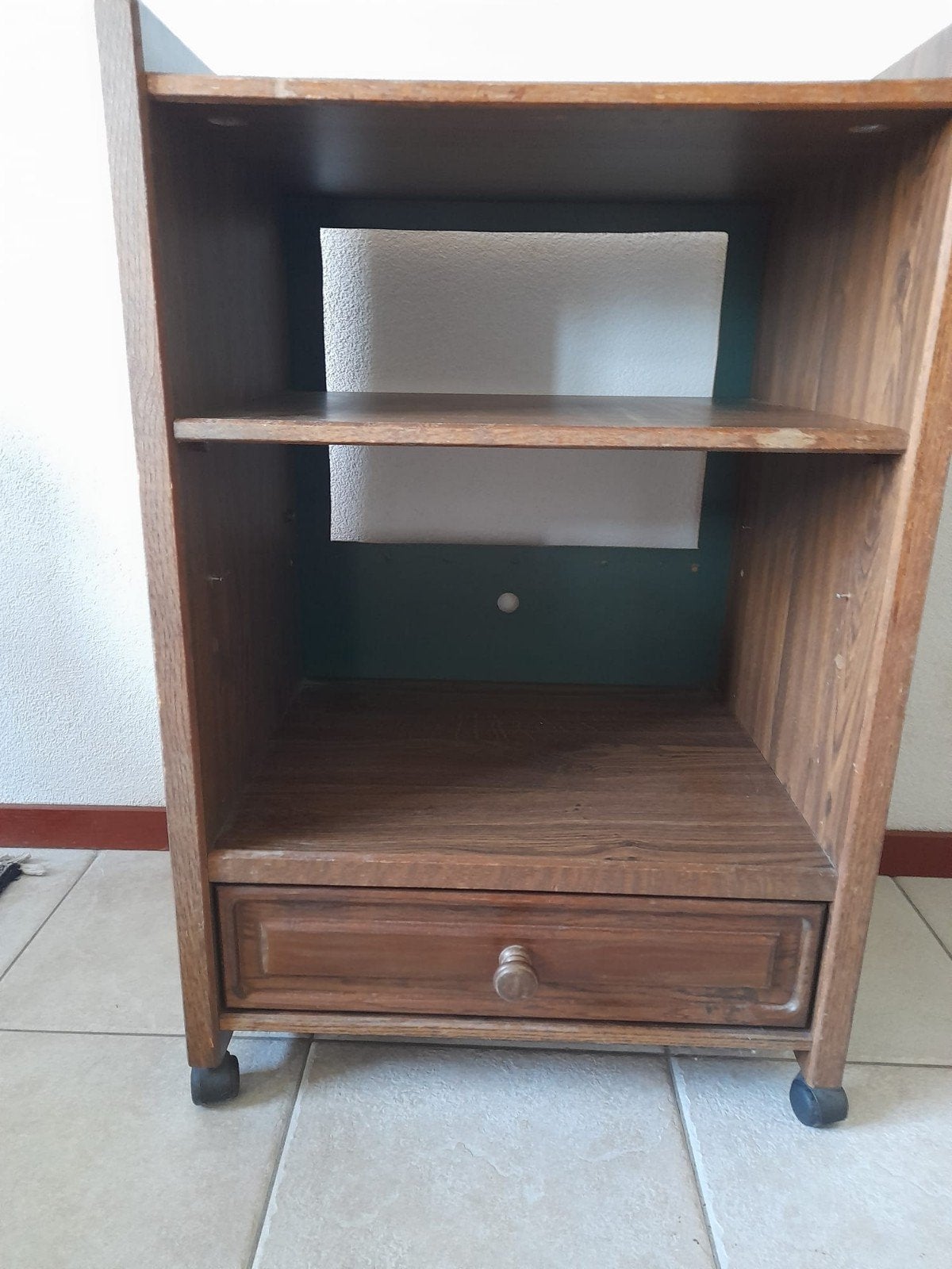 Stereo toren op wieltjes - 54x81x39 cm