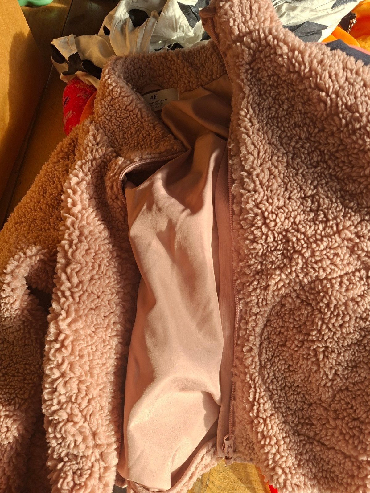H&M Teddy Jasje Roze Maat 122/128, Kleding | Dames, Jassen | Winter, H&M, Ophalen of Verzenden, Zo goed als nieuw, Roze