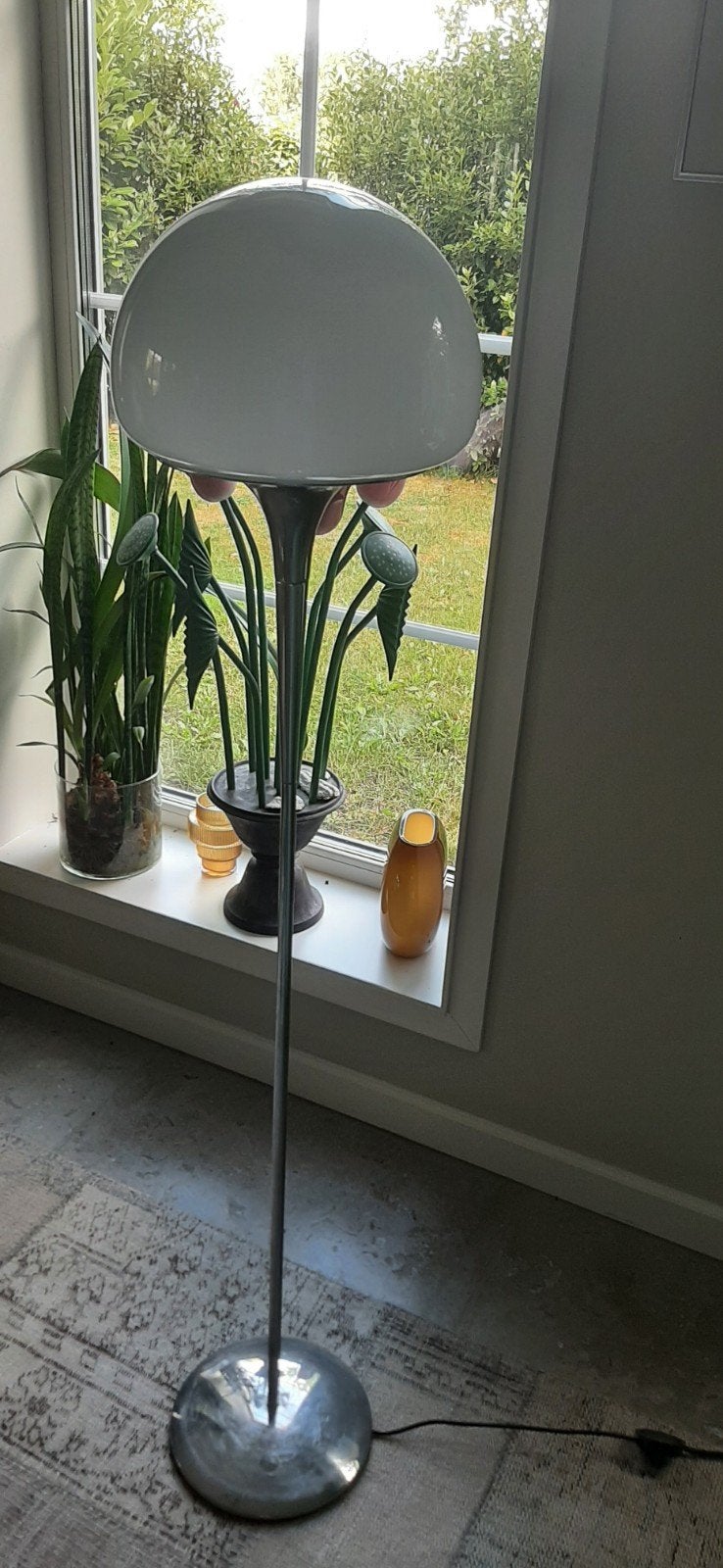 Italiaanse bol vloerlamp - 150 cm hoog, diameter 30 cm, Huis en Inrichting, Lampen | Vloerlampen, Ophalen, Gebruikt, Glas, 150 tot 200 cm