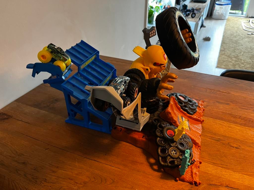 Hot wheels gorilla, Ophalen, Zo goed als nieuw, Duplo