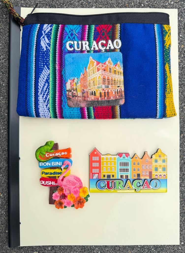 Curaçao 2 Magneten + toilettasje, Ophalen of Verzenden, Nieuw