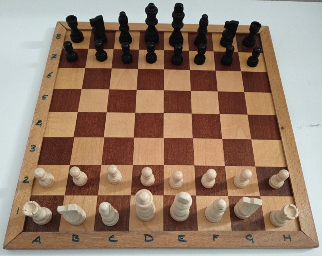Houten Schaakbord met Schaakstukken en Damschijven., Een of twee spelers, Ophalen of Verzenden