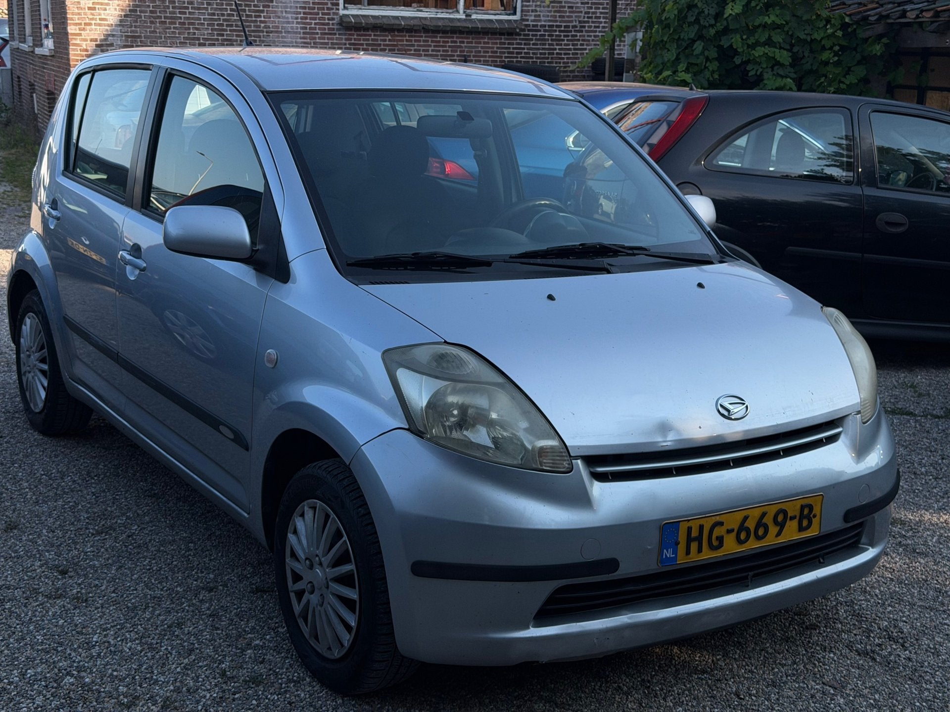 Daihatsu Sirion 2 1.3-16V Comfort Automaat Airco Rijdt en Sc, Auto's, Voorwielaandrijving, Gebruikt, 31 €/maand, 4 cilinders