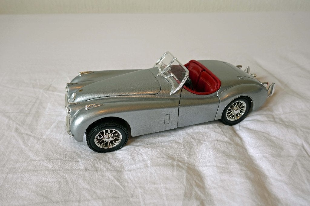 Jaguar XK120, Hobby en Vrije tijd, Modelauto's | 1:18, Ophalen of Verzenden, Zo goed als nieuw, Auto, Bburago