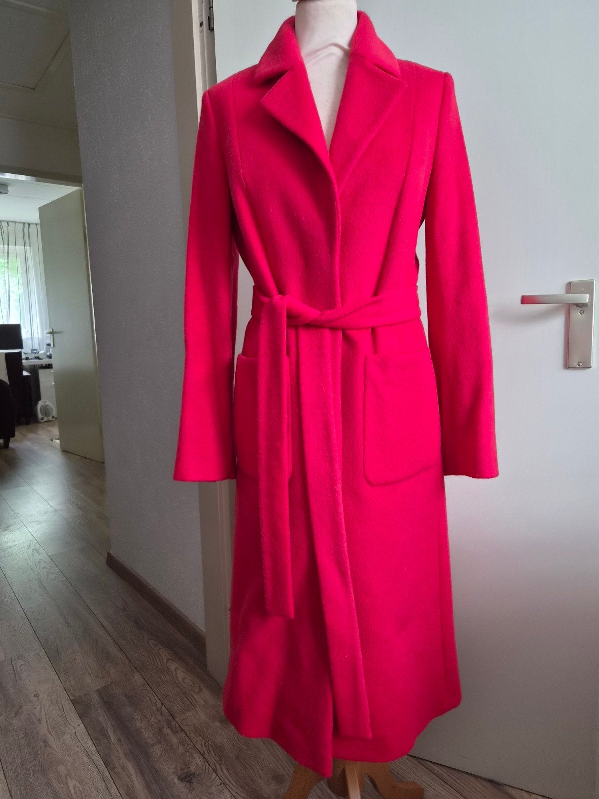Prachtige Hugo Boss mantel, Nieuw, Ophalen of Verzenden, Maat 36 (S), Rood