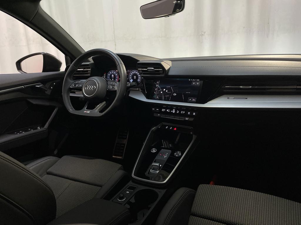 Audi A3 Sportback 30 TFSI S Edition S-Tronic LED Leder-Stof, Gebruikt, Met garantie (alle), Leder en Stof, Origineel Nederlands