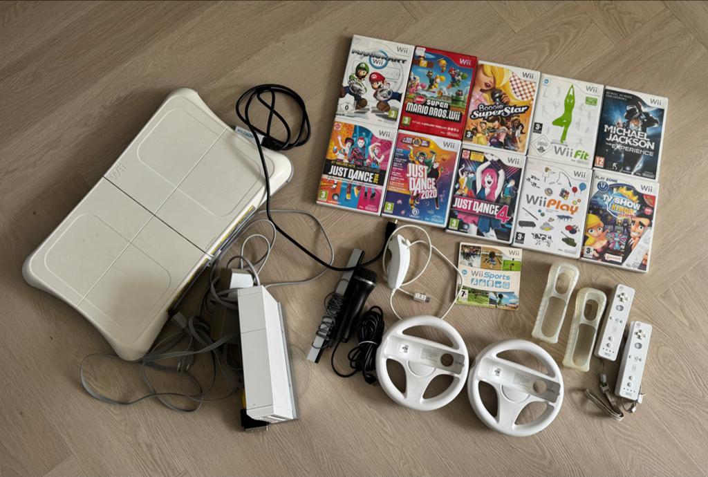 Nintendo Wii, Ophalen, Gebruikt, Met 2 controllers, Met stuurtje
