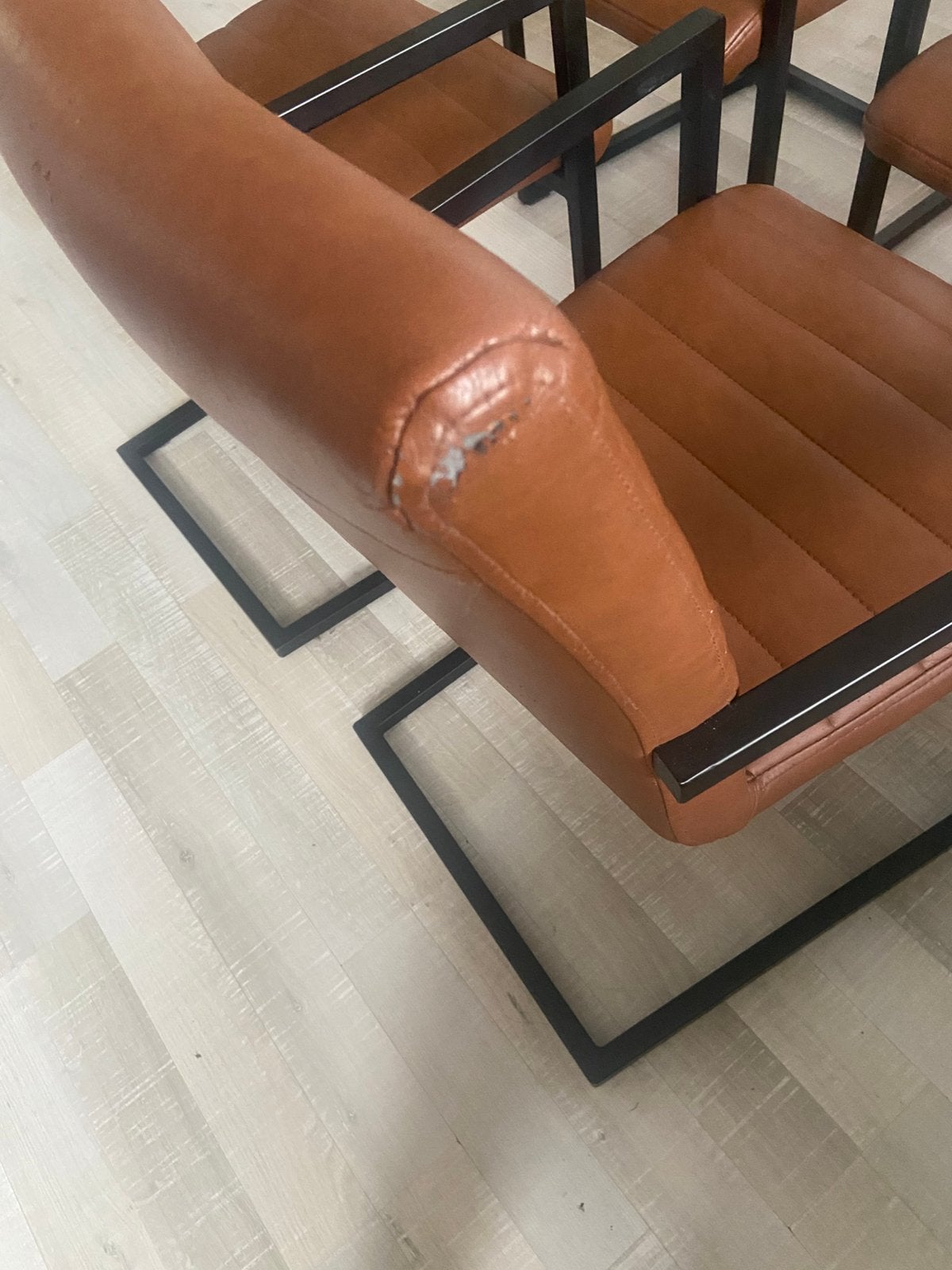 Eetkamerstoelen, bruin met zwart, gebruikt., Huis en Inrichting, Ophalen, Gebruikt, Minder dan 75 cm, Overige materialen