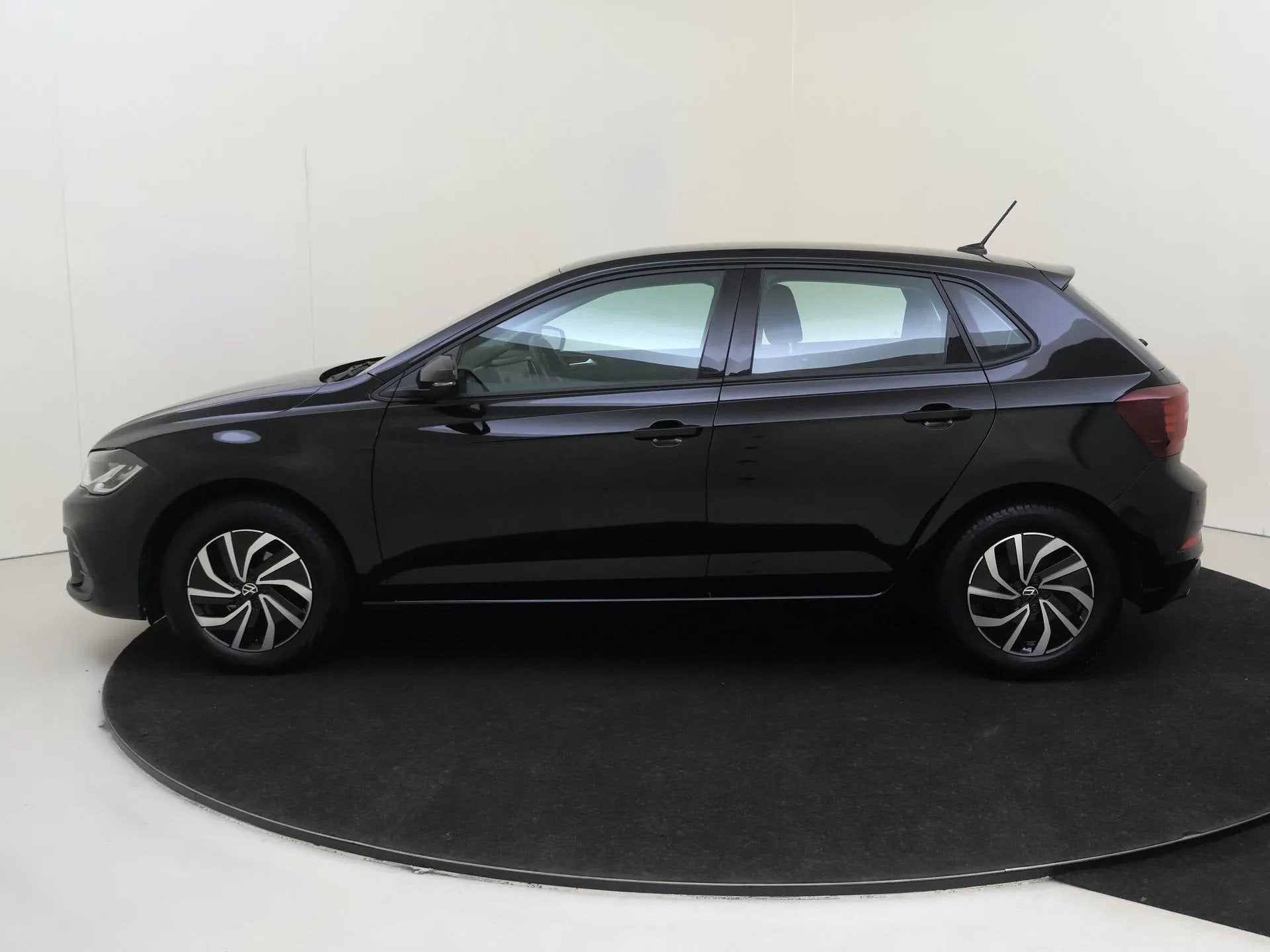 Volkswagen Polo 1.0 TSI Life Business (bj 2024), Gebruikt, Bedrijf, Handgeschakeld, 1000 kg