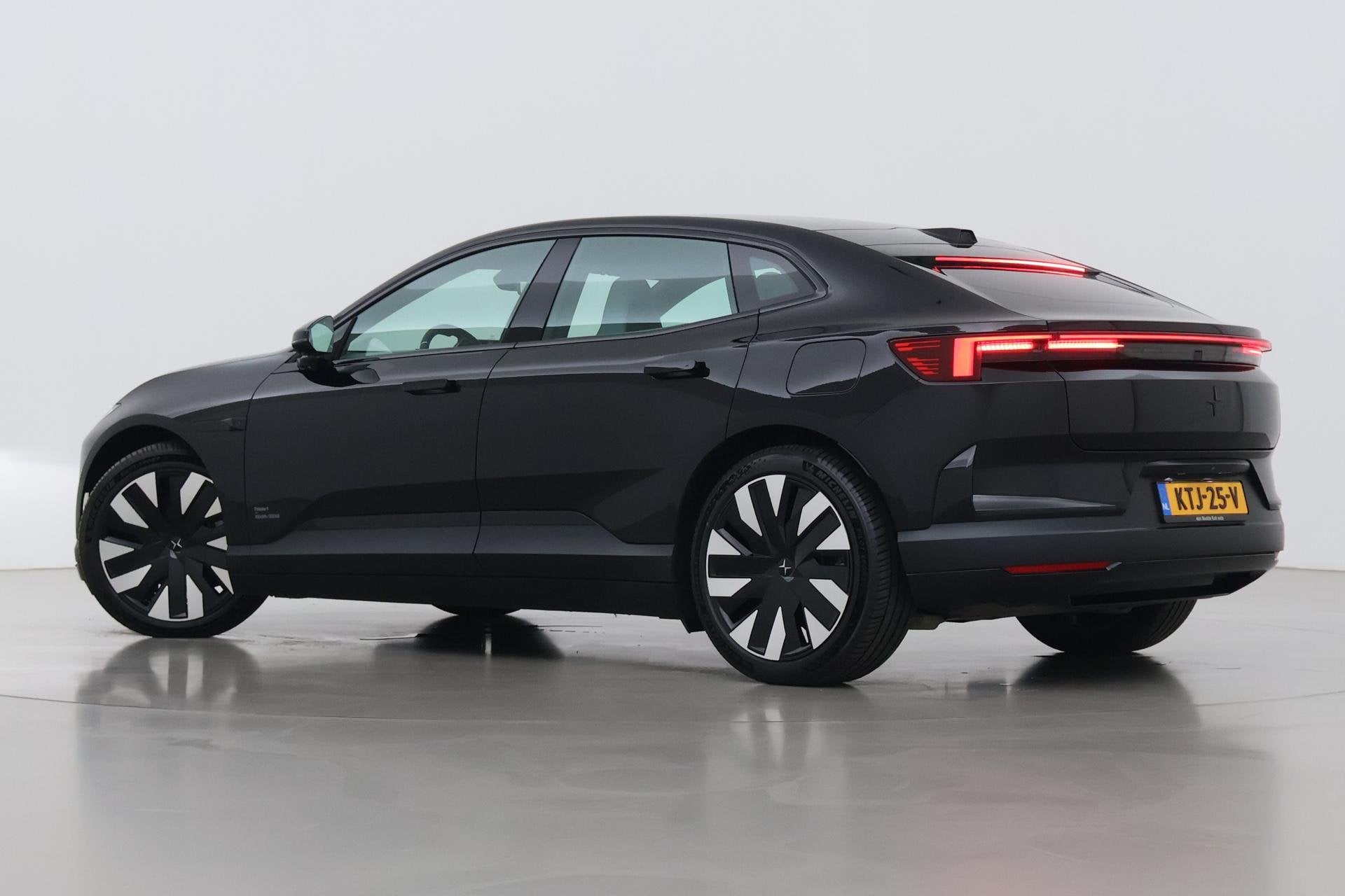 Polestar 4 Long Range Single Motor Plus 100 kWh | ACC | Pilo, Auto's, Automaat, Achterwielaandrijving, 100 kWh, Zwart