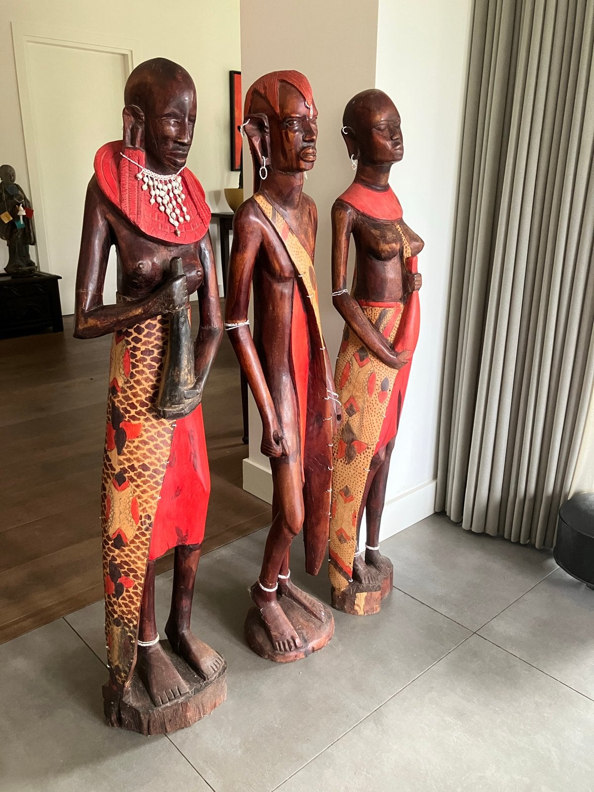 Set van 3 Afrikaanse beelden, Antiek en Kunst, Bruin, Afrika, 126 cm, Geschilderd