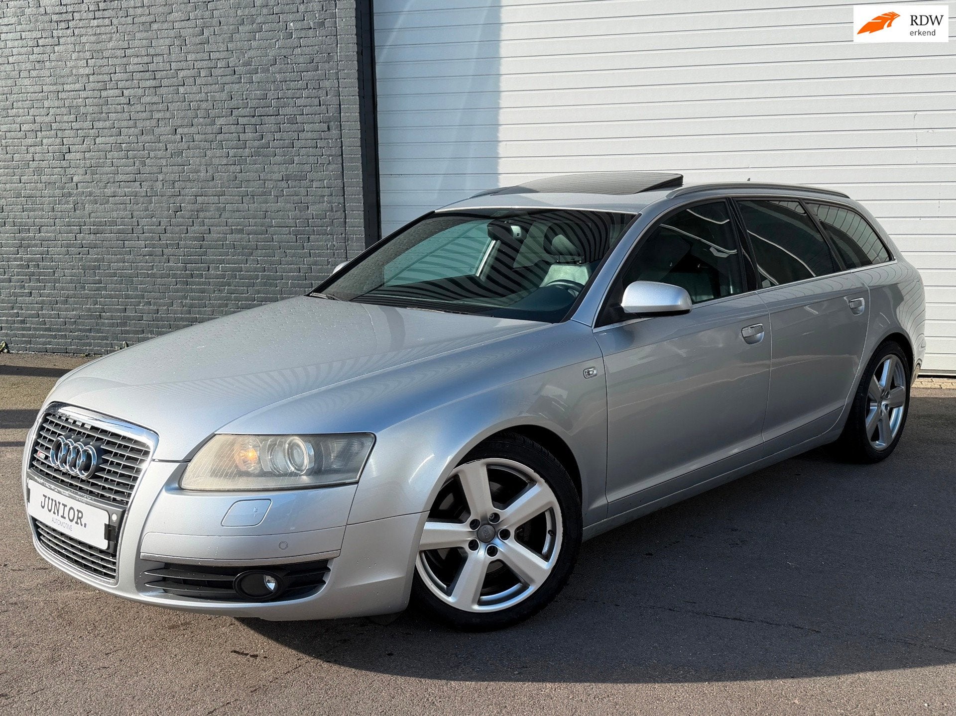 Audi A6 Avant 2.4 S-LINE/PANO/LEDER/CRUISE/6CILLINDER/STOELV, Gebruikt, Zwart, Automatische klimaatregeling, 1570 kg