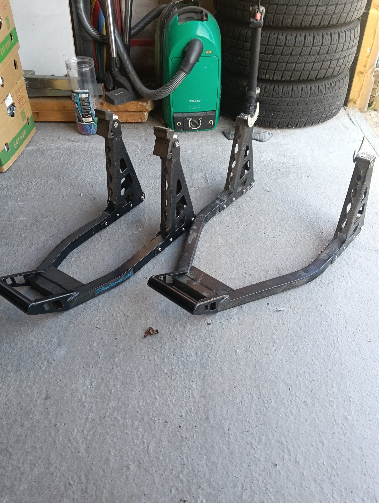 datona paddock stands, Ophalen
