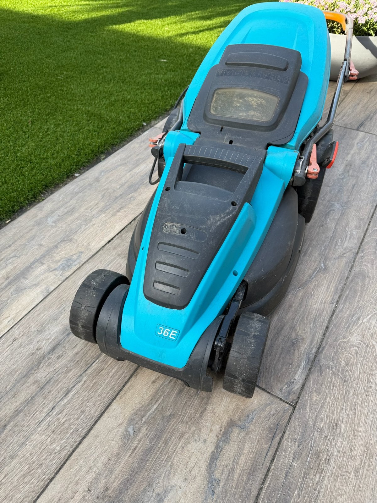 Gardena Grasmaaier 36E + gratis Gardena Verticuteerder EVC, Ophalen