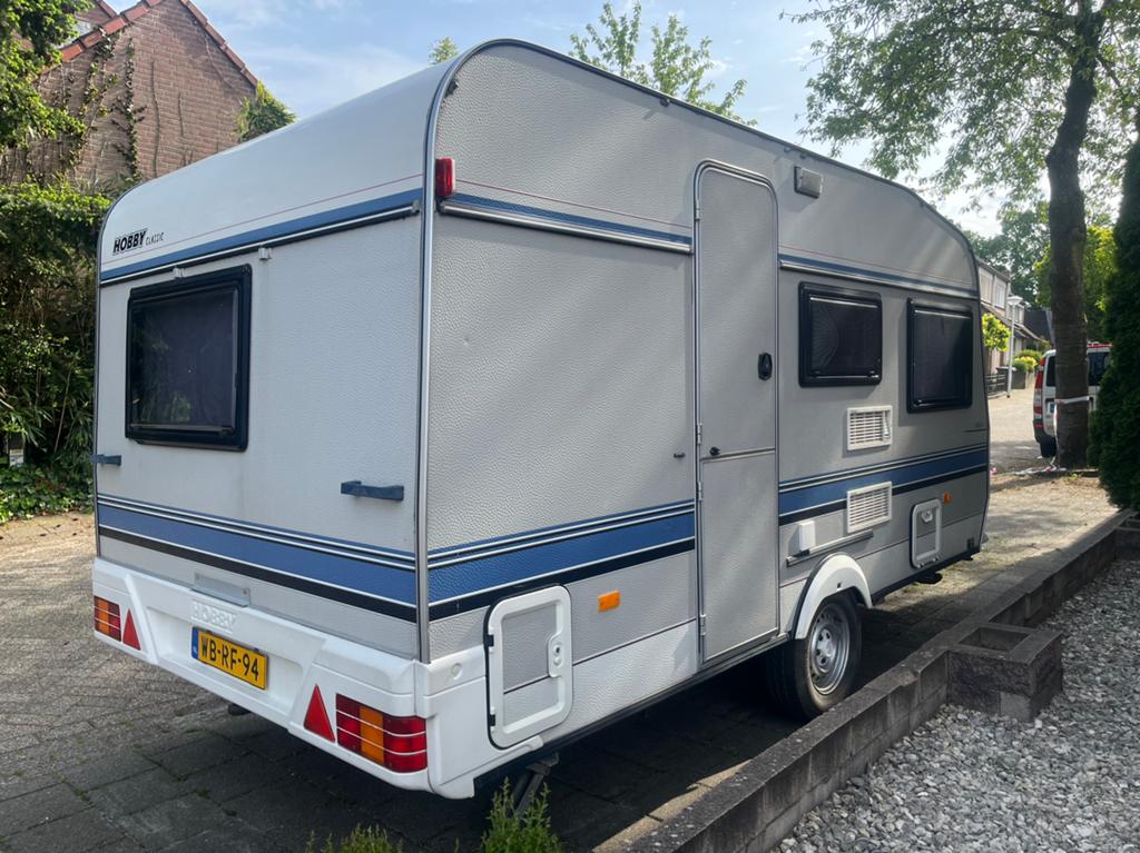 Hobby 420 TM Classic ( 1995 ) mooie caravan, Caravans en Kamperen, Caravans, Standaardzit, Hobby, Koelkast, Omvormbare zithoek