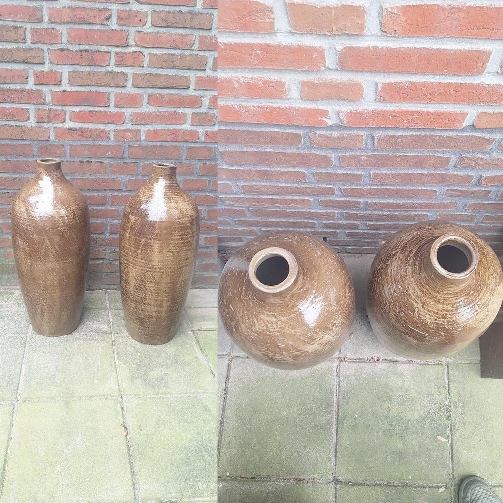 2 Unieke en sfeervolle vazen, Overige kleuren, 50 tot 75 cm, Aardewerk of Porselein, Nieuw