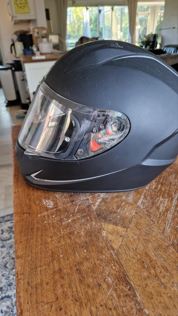 MT Helmets motorhelm - zo goed als nieuw, Motoren, Kleding | Motorhelmen, Ophalen of Verzenden