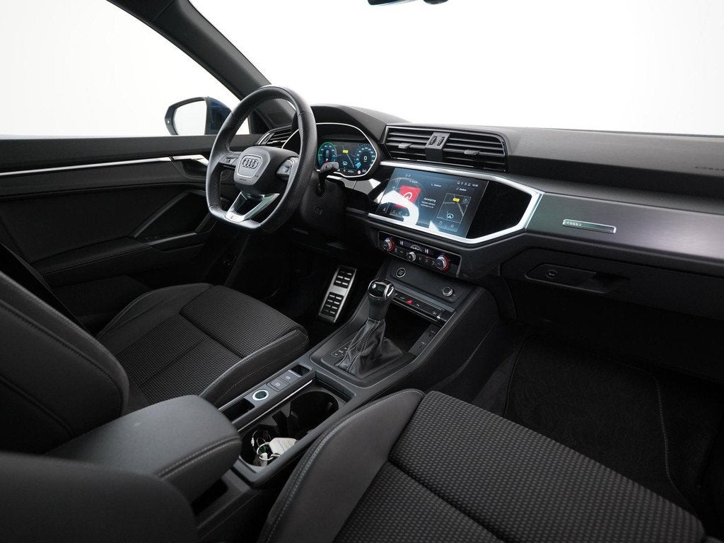 Audi Q3 45 TFSIe S Line | Panoramadak | MMI Navigatie plus |, Auto's, Audi, 12 maanden, Gebruikt, Blauw, Leder en Stof