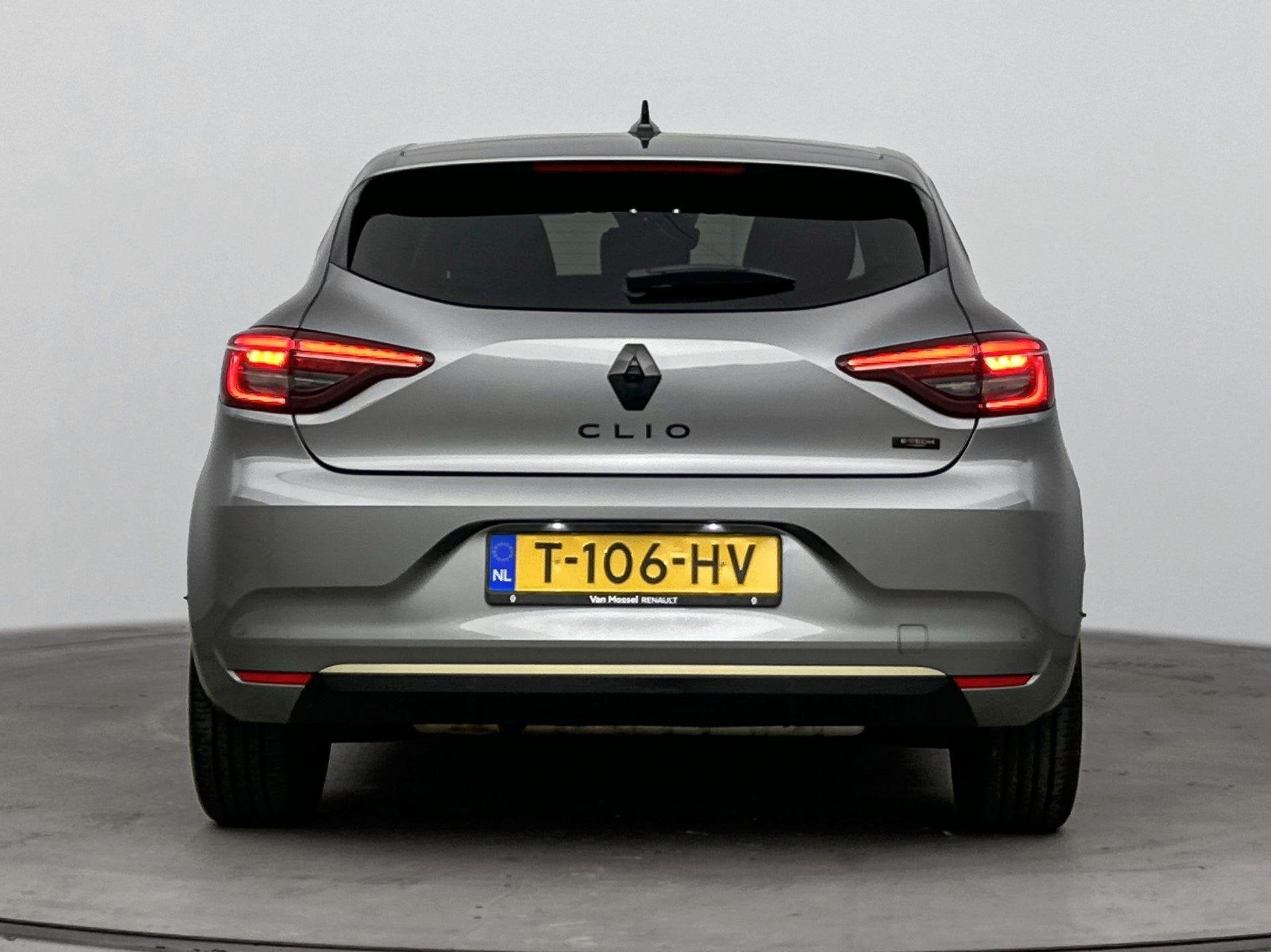 Renault Clio 1.6 E-Tech Hybrid 145 E-Tech Engineered | Pack, Auto's, Renault, Gebruikt, Euro 6, Leder en Stof, 23 km/l