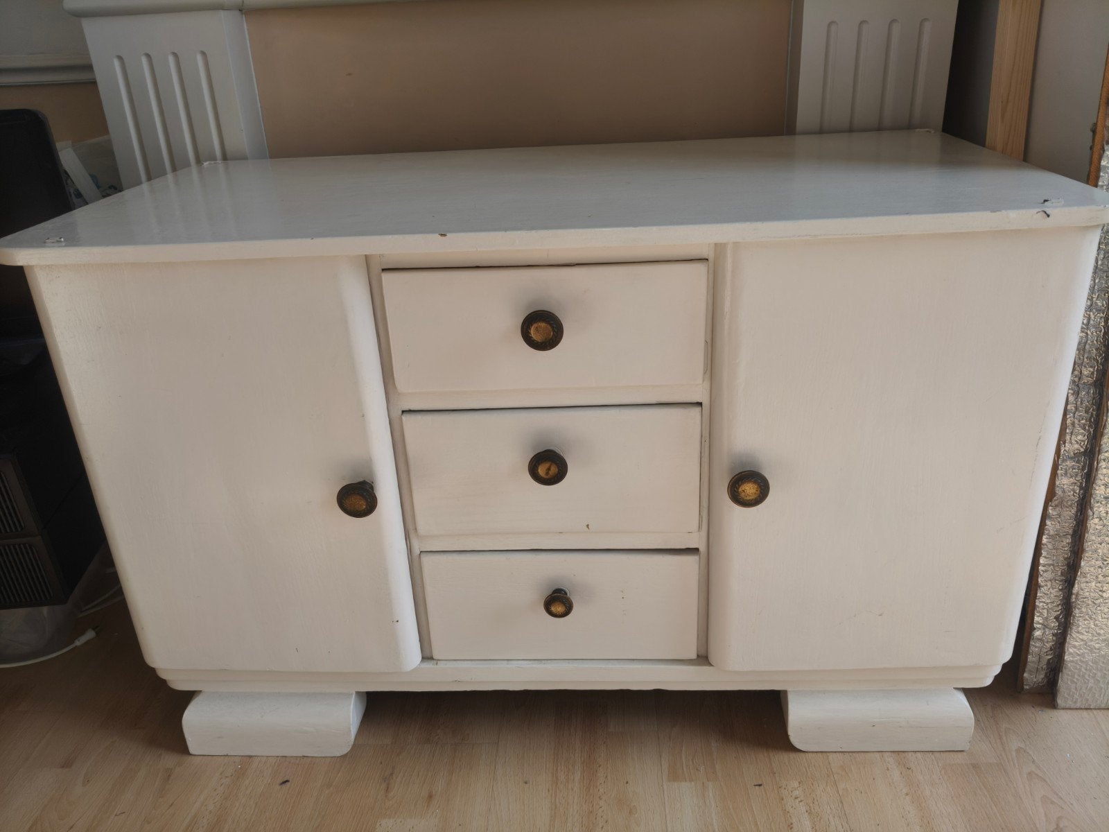 Vintage wit dressoir, Huis en Inrichting, Kasten | Dressoirs, Ophalen, Gebruikt, 100 tot 150 cm, Klassiek, Tijdloos