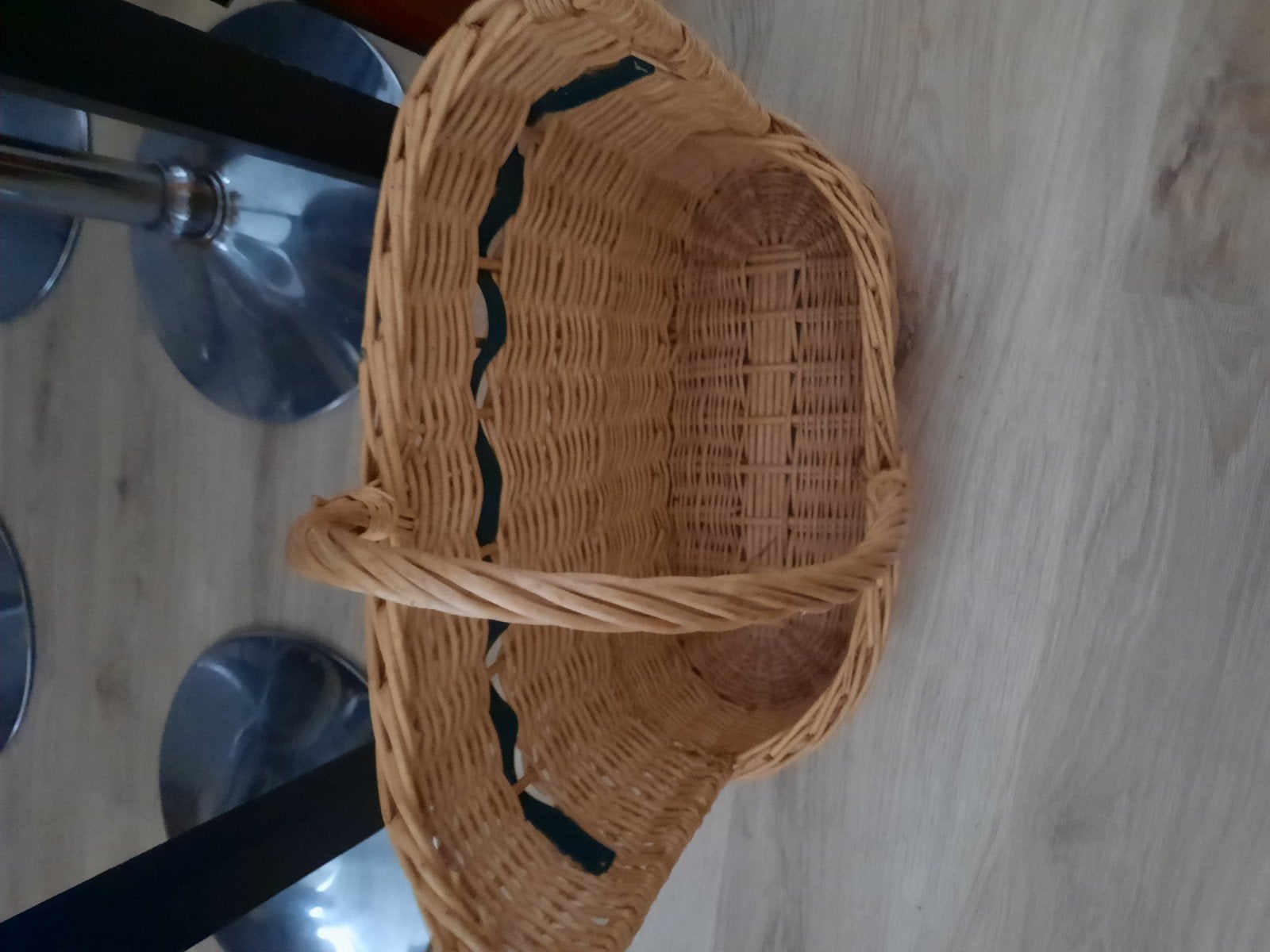 Vintage rieten krantenmand / lectuurbak, Met handvat, Gebruikt, Natuurlijk materiaal, Krantenbak