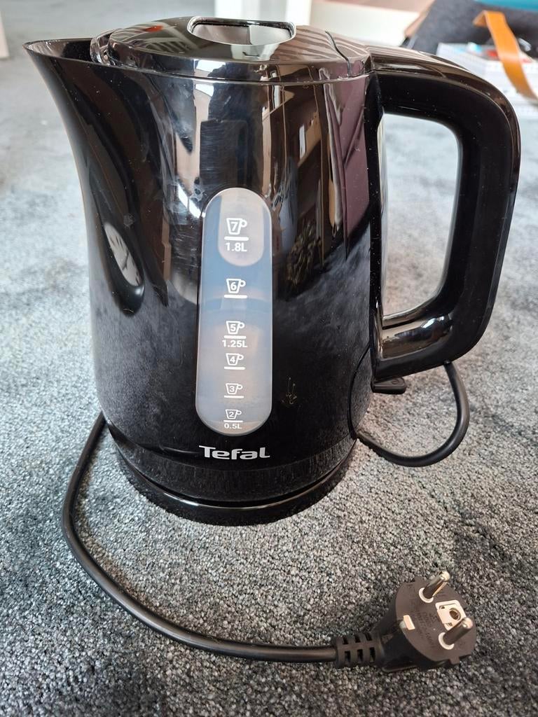 Tefal waterkoker 1.8L - Zwart, 1 tot 2 liter, Ophalen of Verzenden, Zo goed als nieuw