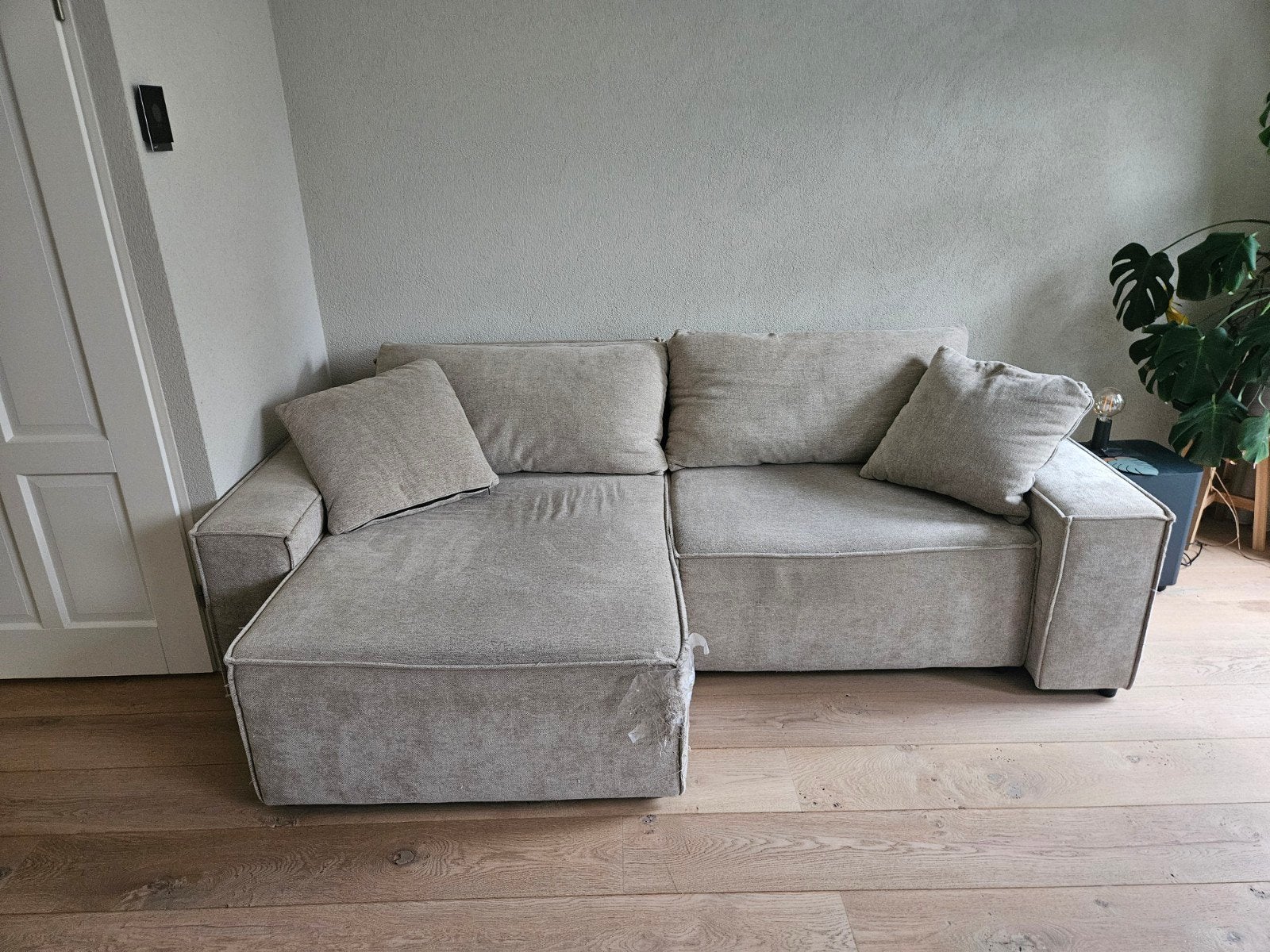 Milo hoekbank met slaapfunctie – Taupe – €50, Ophalen, Gebruikt, 125 tot 150 cm, Hoekbank