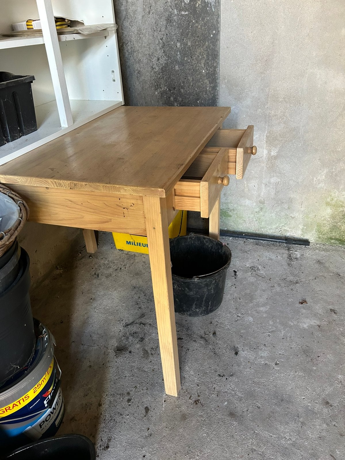 Vierkante tafel, Ophalen, Gebruikt
