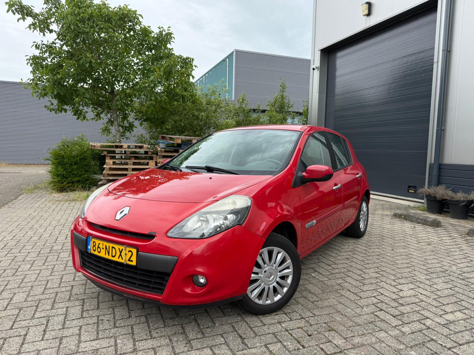 Renault Clio 1.2 | APK | NW DB-RIEM | AIRCO | BOEKJES | NAP!, Auto's, Renault, Voorwielaandrijving, 74 pk, 49 €/maand, Origineel Nederlands