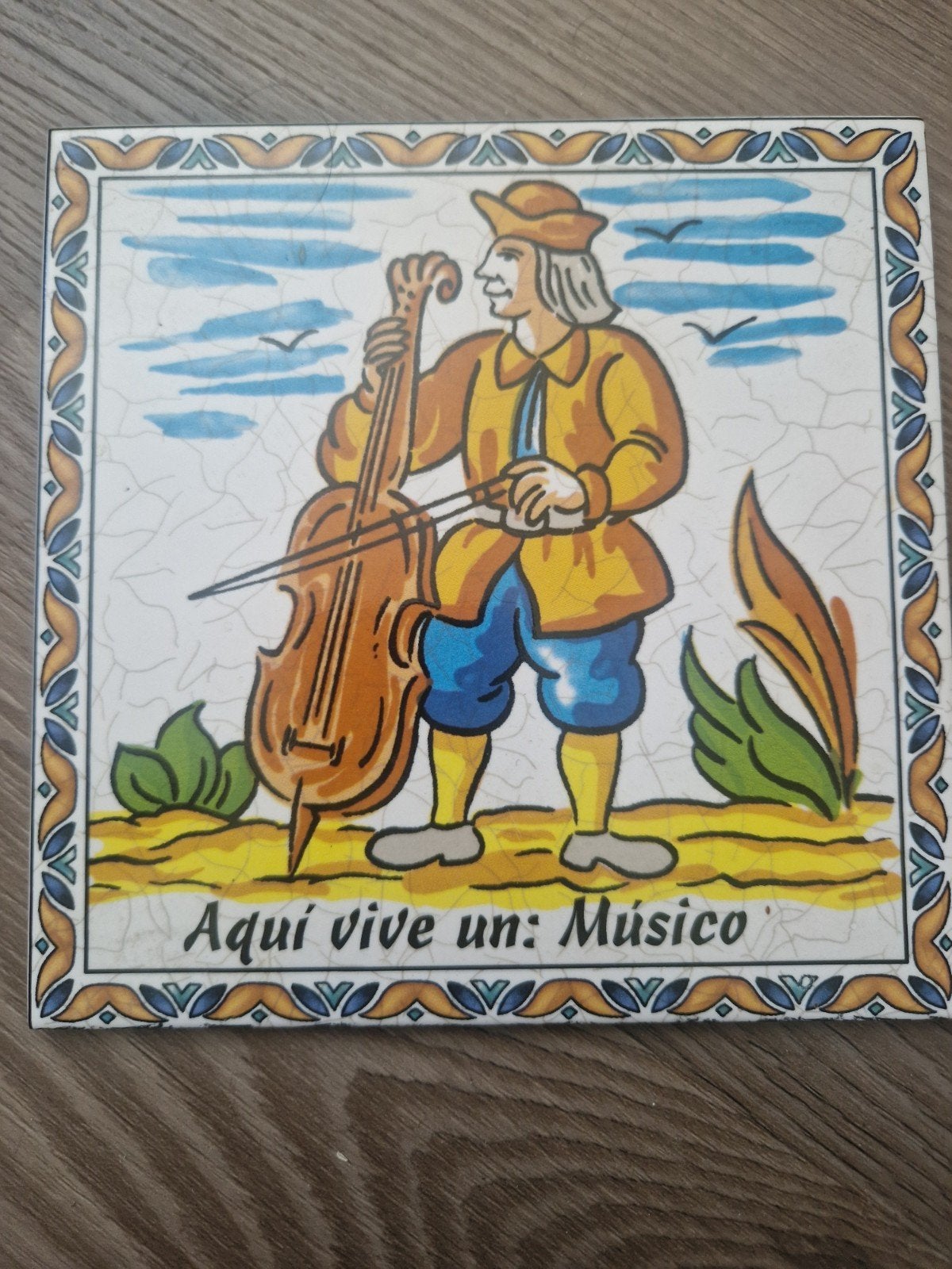 Decoratieve Spaanse tegel met muzikant, Antiek en Kunst, Ophalen of Verzenden