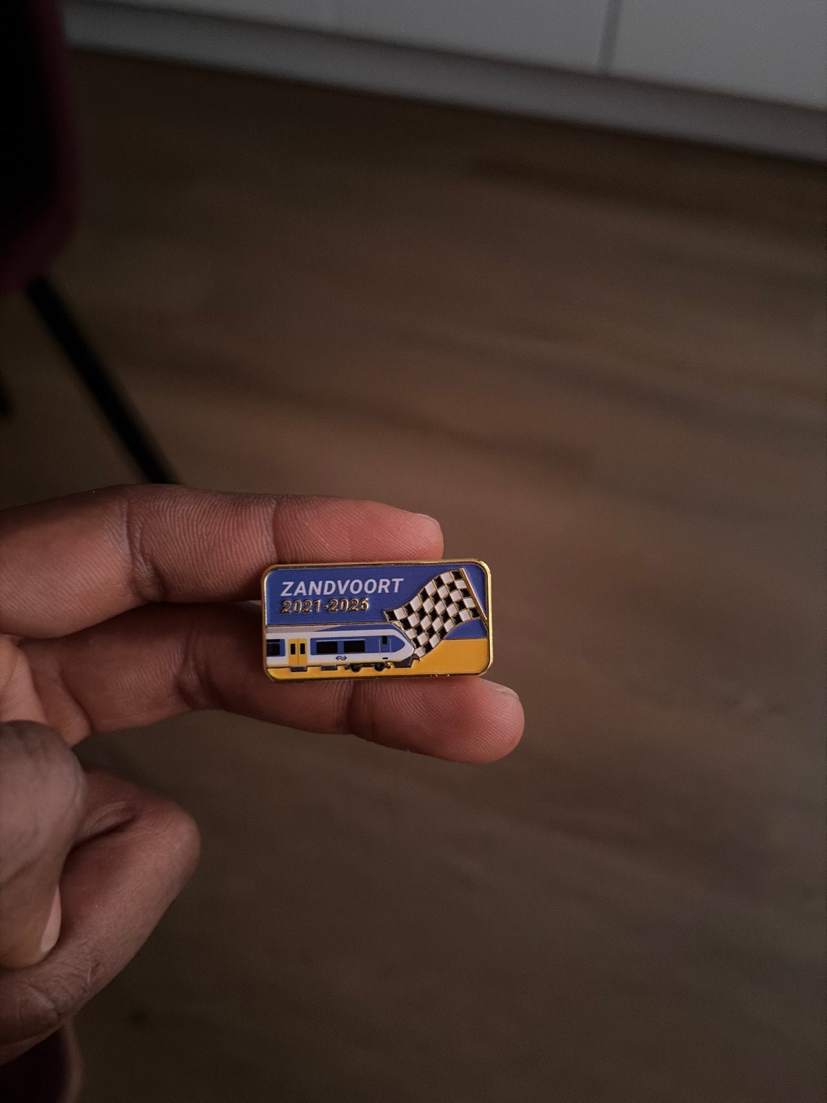 Zandvoort 2021-2025 Speldje - Trein & Finishvlag, Verzamelen, Ophalen of Verzenden, Zo goed als nieuw, Transport, Speldje of Pin