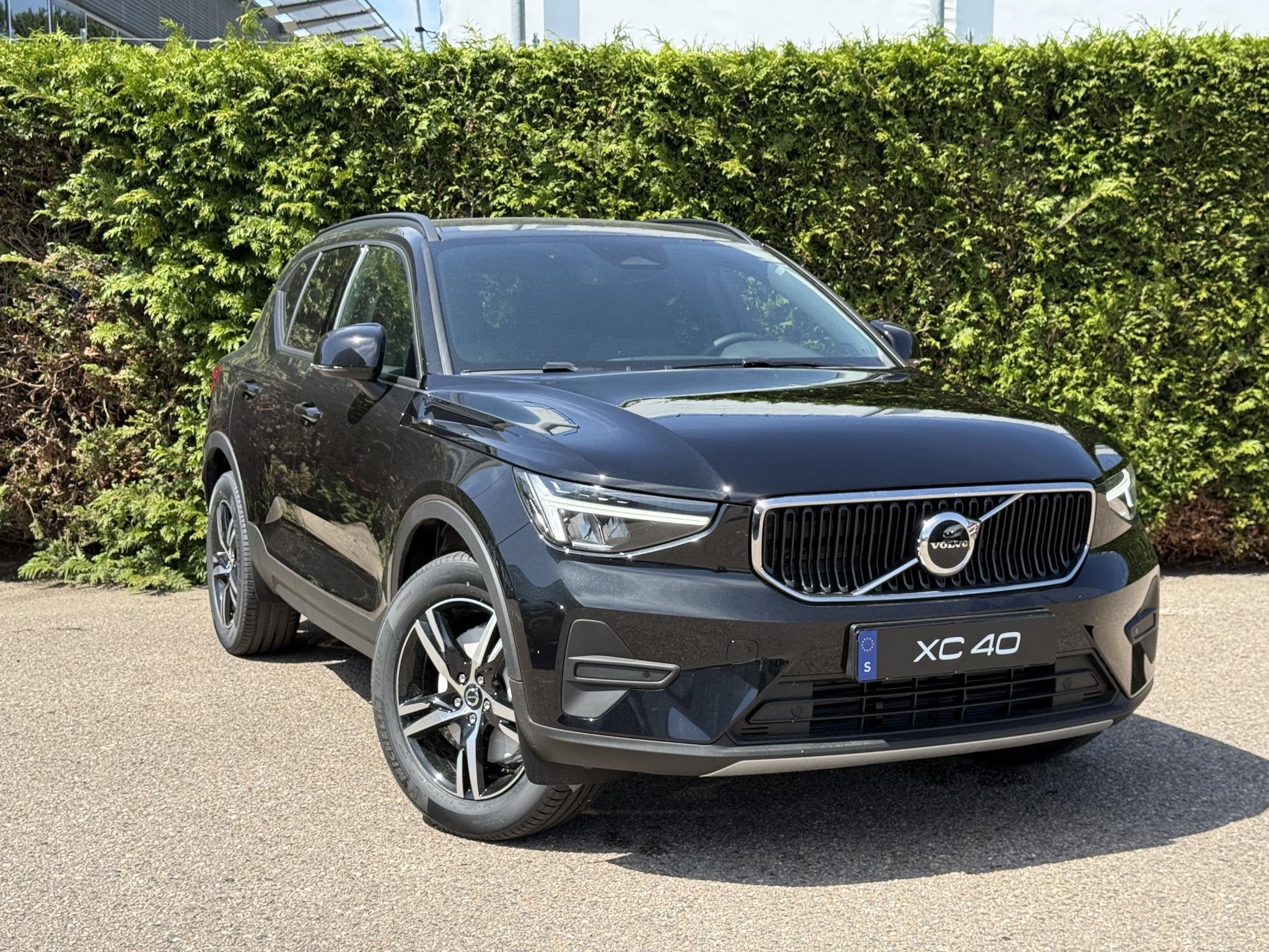 Volvo XC40 B4 Business Edition | Keyless | Bliss | Harman ka, 4 cilinders, Zwart, Bedrijf, SUV of Terreinwagen