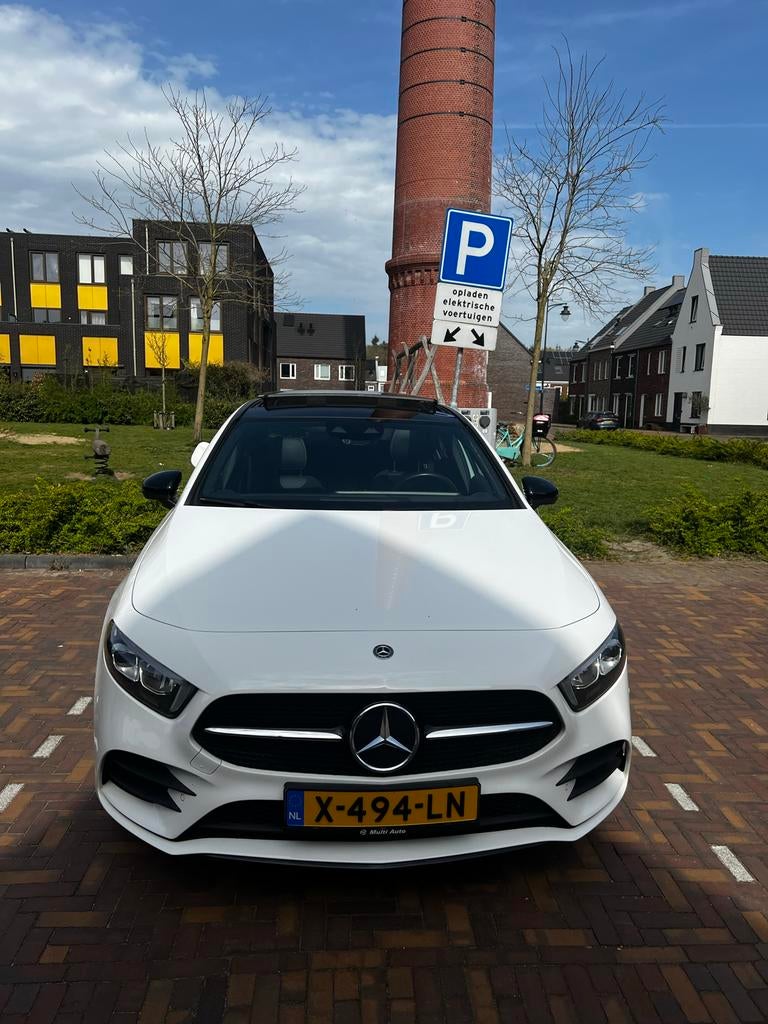 Mercedes-Benz A-Klasse A 250 e BOMVOL, Zwart, 160 pk, Leder en Stof, Wit