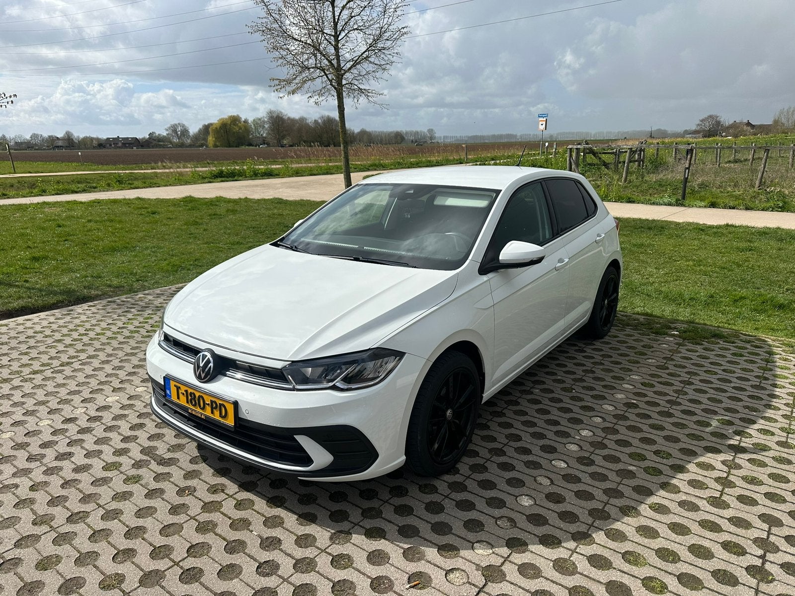 Volkswagen Polo 1.0 TSI 95pk | Apple Carplay | 2021 | Wit, Voorwielaandrijving, Stof, Zwart, 1072 kg